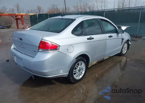 2008 Ford Focus Se/Ses z USA, uszkodzony, nr VIN 1FAHP35N08W208057